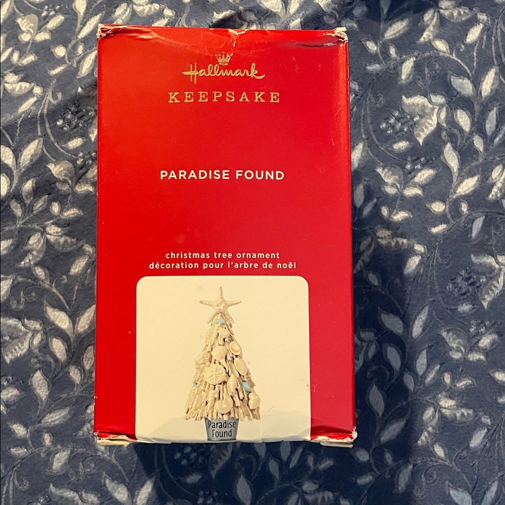 Hallmark Keepsake
"Paradise Found" Christmas tree ornament